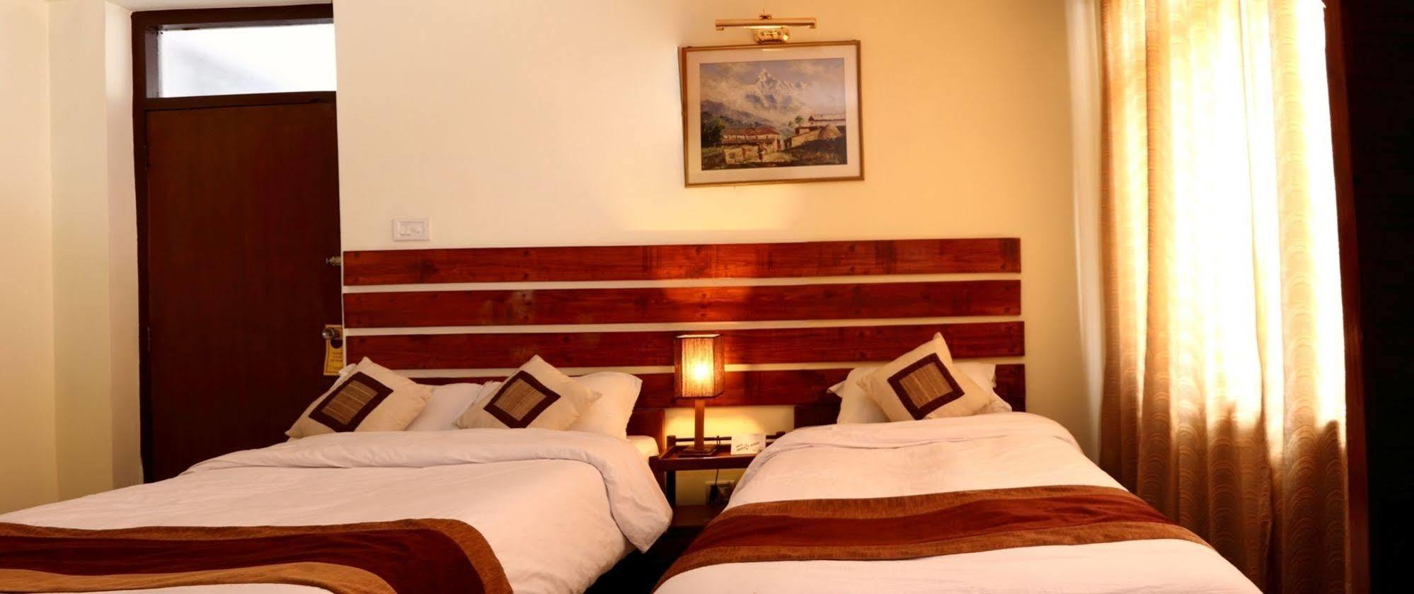Hotel Thorong Peak カトマンズ エクステリア 写真