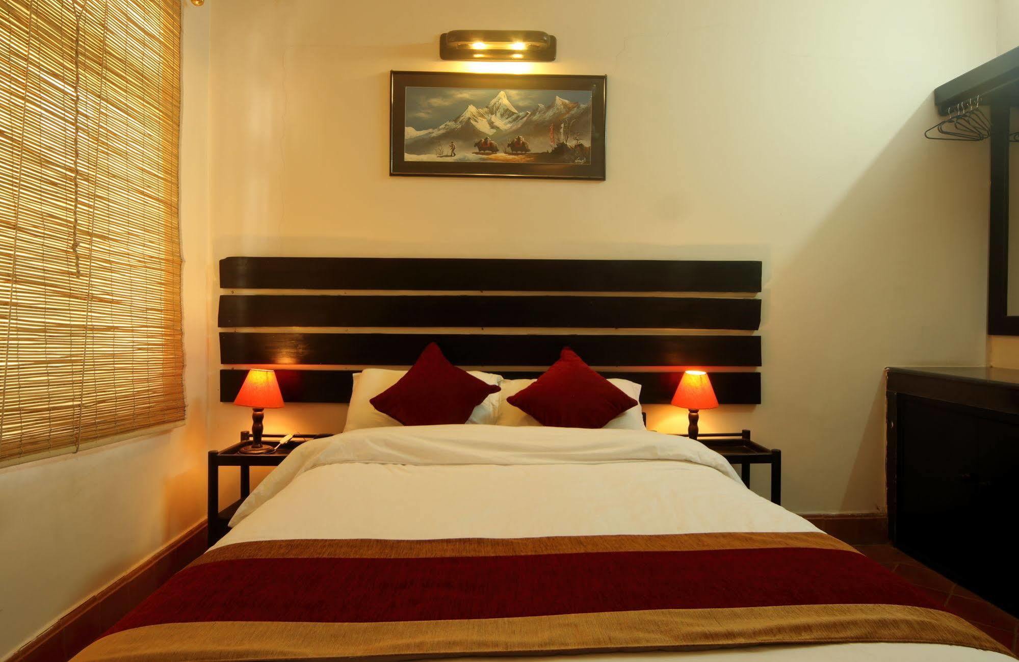 Hotel Thorong Peak カトマンズ エクステリア 写真